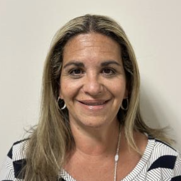 Laurie Fazio